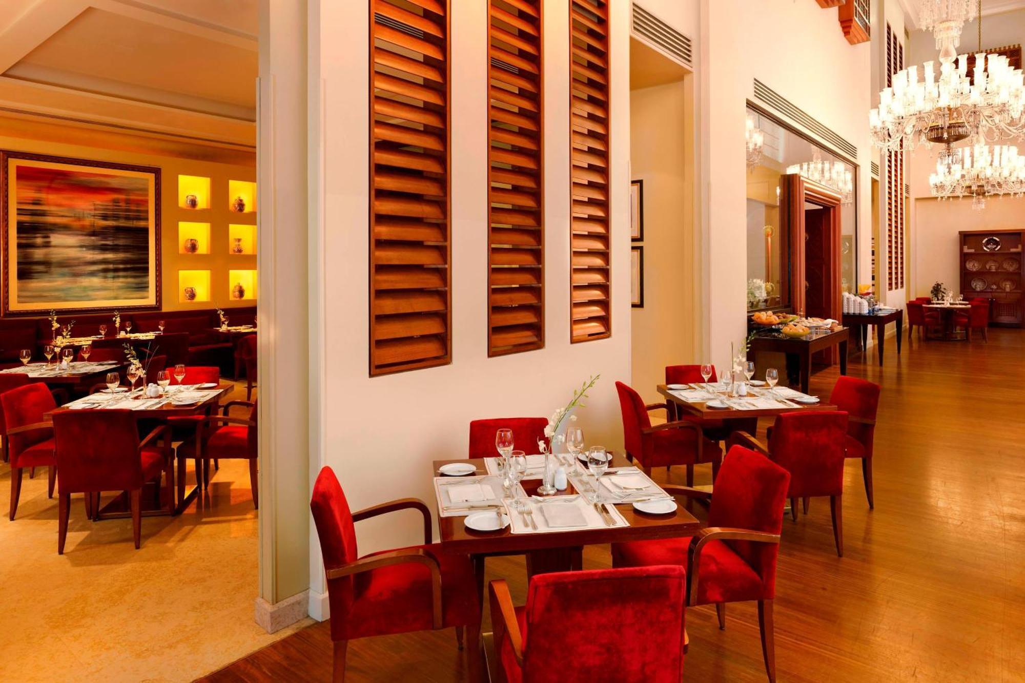 Le Meridien Khobar Extérieur photo The restaurant