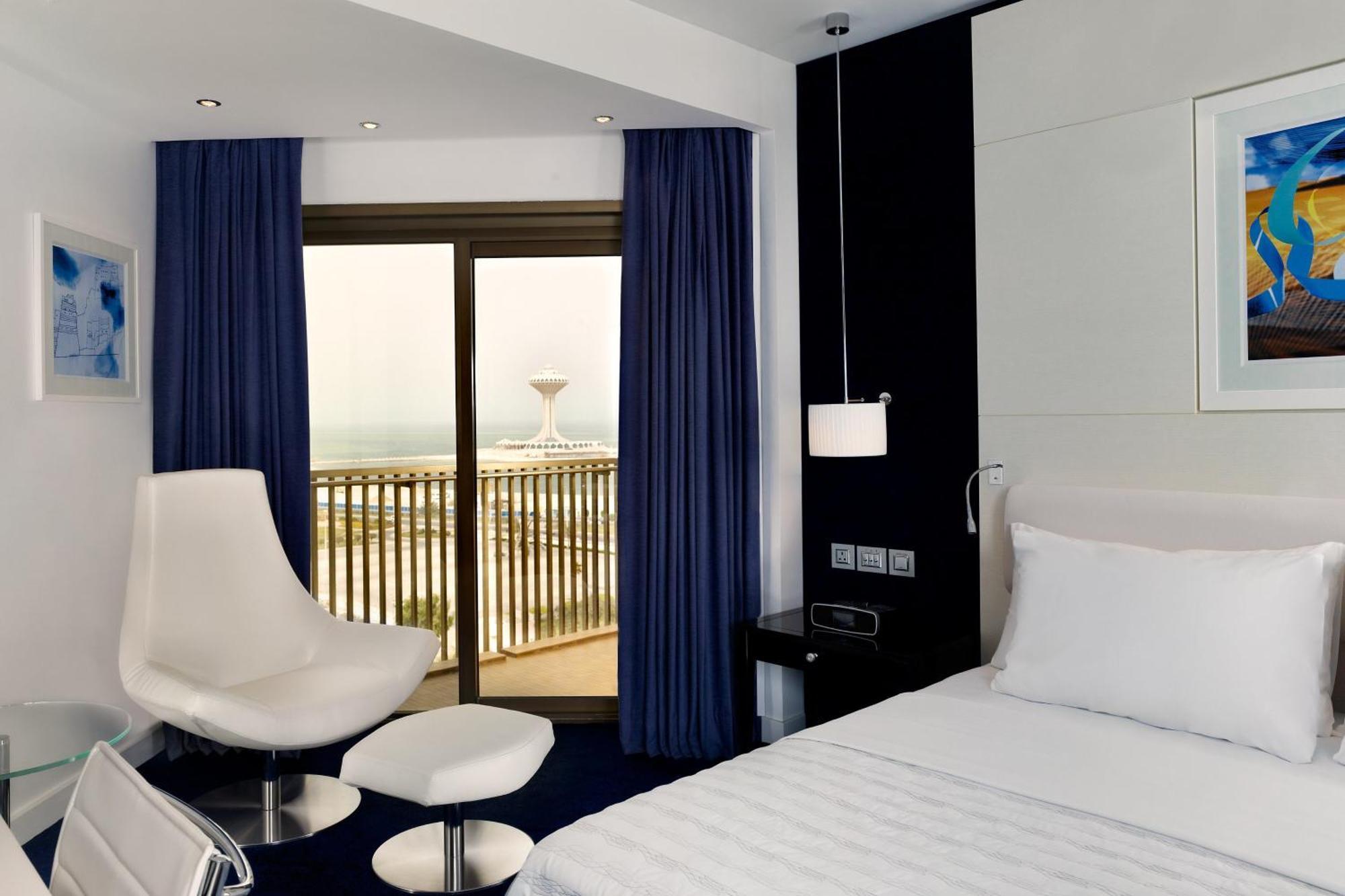 Le Meridien Khobar Extérieur photo A room at the hotel